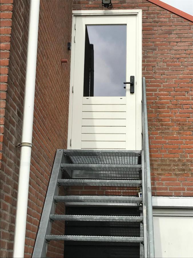 Bed and Breakfast Voormalig Politiebureau Gebruik Welnesstuin Tegen Betaling Ауддорп Екстер'єр фото